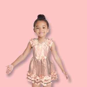 New* pretty light pink dress! Size: 5 little girls!